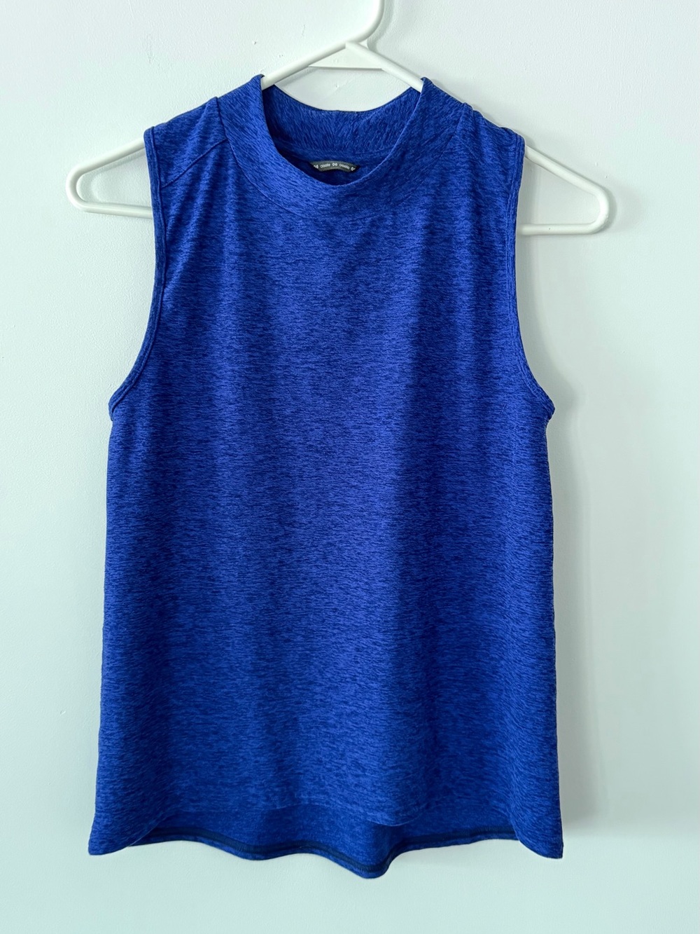 Oiselle Sleeveless Crewneck Women’s Top in Royal Blue, size 6